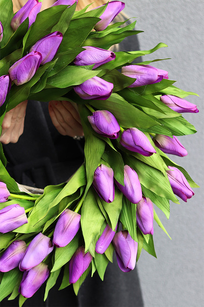Witaj Wiosno Fiolet, wiosenny wianek z tulipanów