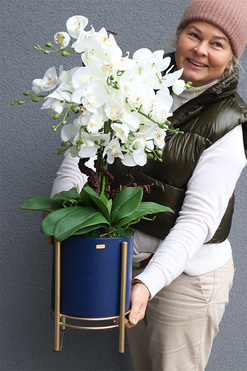 Neomi Small, sztuczny storczyk w niebieskiej donicy na stojaku, wys.75cm 