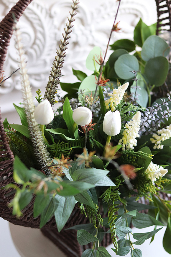 Aurelia Fatime, wiosenna dekoracja kwiatowa