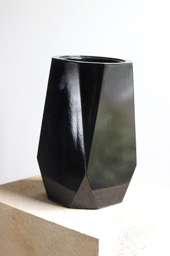 Black Vase A, ciężki wazon nagrobny, wys.25cm 