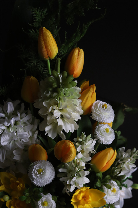 Amira, wiosenny bukiet nagrobny we wkładzie