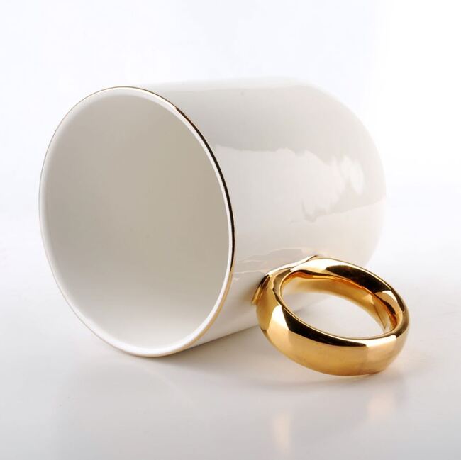 OD RĘKI Novelty, porcelanowy kubek ze złotym rantem, poj.350ml 