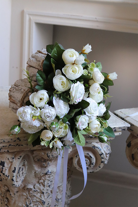 Biała Winnica Rosano, kompozycja kwiatowa w kształcie serca