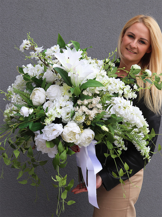 Malediwy White L, biały bukiet kwiatów, wys.84cm