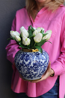 Premium April Busan, gumowy bukiet tulipanów w wazonie