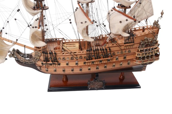 San Felipe, ekskluzywny model galeonu z rozwiniętymi żaglami