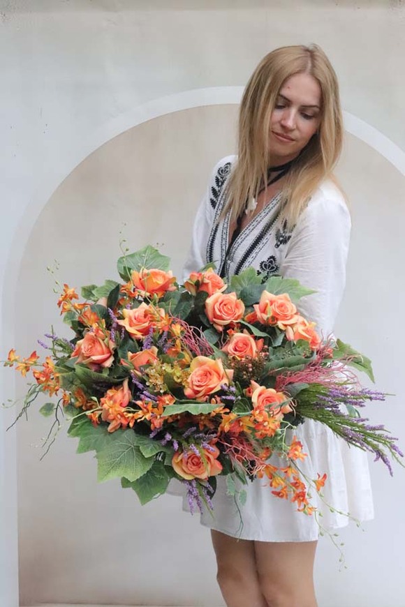 Oranhia, pomarańczowy wieniec nagrobny