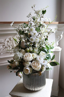 Easter Hotels, dekoracja wielkanocna w srebrnym naczyniu