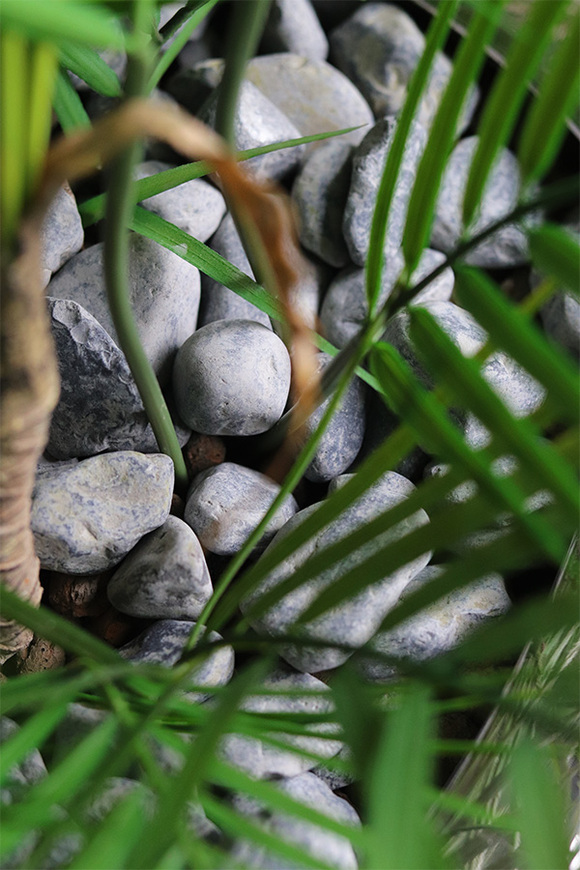 Areca Silver Moon, sztuczna palma w srebrnej donicy