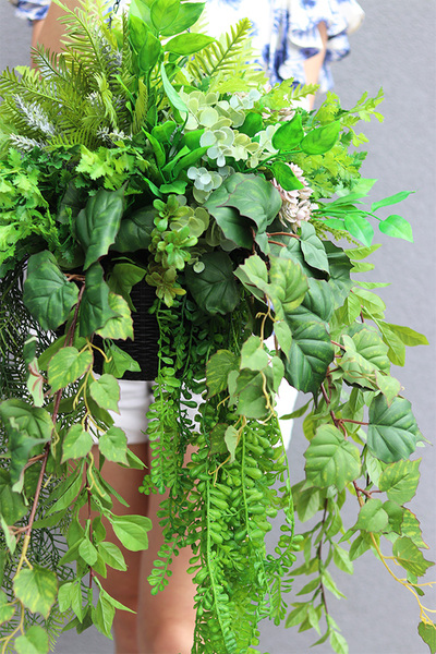 Lida Green, kompozycja zielona w wiszącej donicy