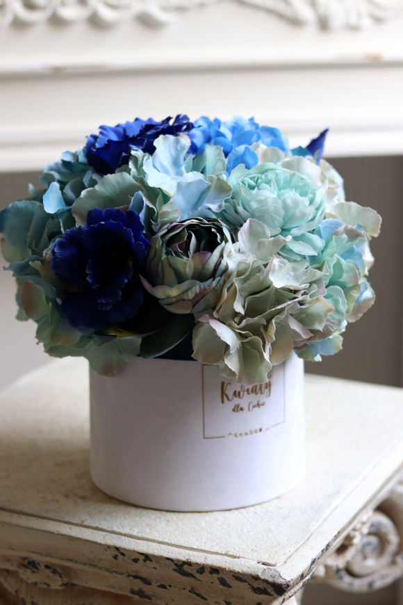 Niebieskie Marzenie Velvet, flowerbox kwiatowy w welurowym pudełku