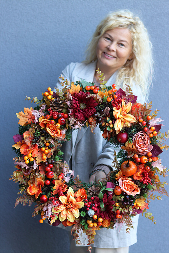 Fall Deco, jesienny wianek z pięknymi dodatkami