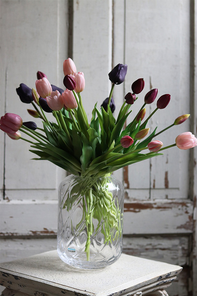 Klarata, bukiet gumowych tulipanów w szklanym wazonie, wys.52cm 
