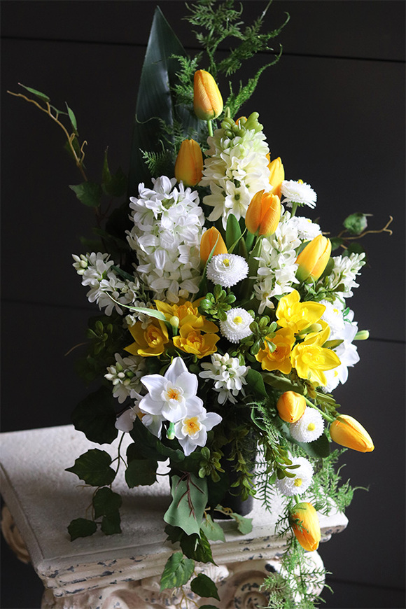 Amira, wiosenny bukiet nagrobny we wkładzie