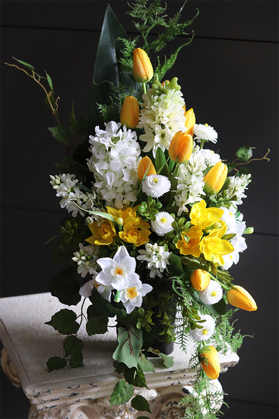 Amira, wiosenny bukiet nagrobny we wkładzie