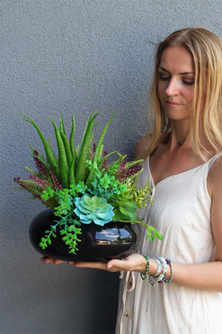 OD RĘKI Suculenta Black, kompozycja sukulenty w misie, wys.34cm 