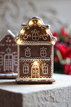 OD RĘKI Gingerbread Xmas B, świąteczny domek z piernika LED, wym.16.5x10x7.5cm