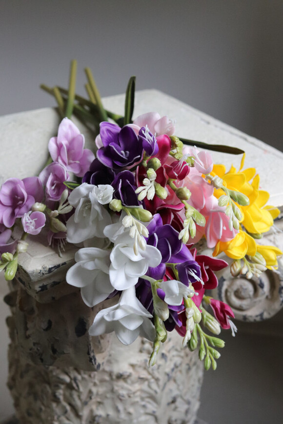 	Frezje, gumowe sztuczne kwiaty