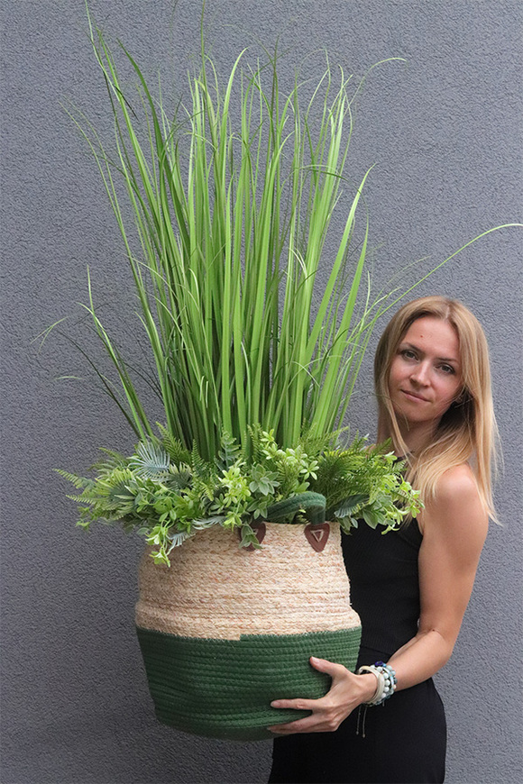 Belito Green Basket, sztuczna trawa w koszu z ziołami