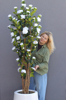 Rose Fiberglass, sztuczne drzewko kwitnące w donicy