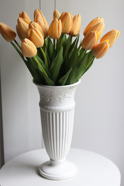 Morelle Tulips, bukiet kwiatów w wazonie