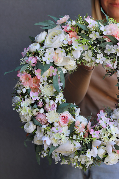 Miriam Serene, dekoracyjny wianek na drzwi