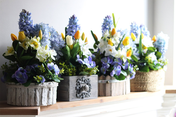 Hicynty & Bratki, wiosenna dekoracja w skrzynce