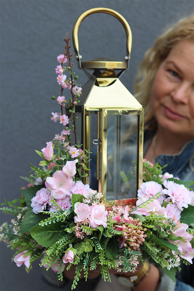 Angelo Garden Balea Pasaja, lampion nagrobny z kwiatami