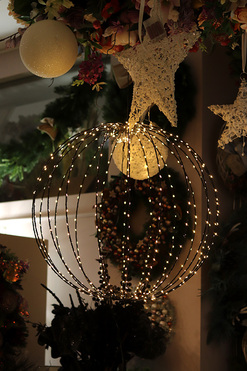 OD RĘKI Christmas Light, świąteczna wisząca kula LED, czarna, śr.38cm