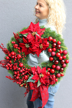 Czerwień wśród Nas, wianek ozdobny / stroik dekoracyjny, śr.48cm