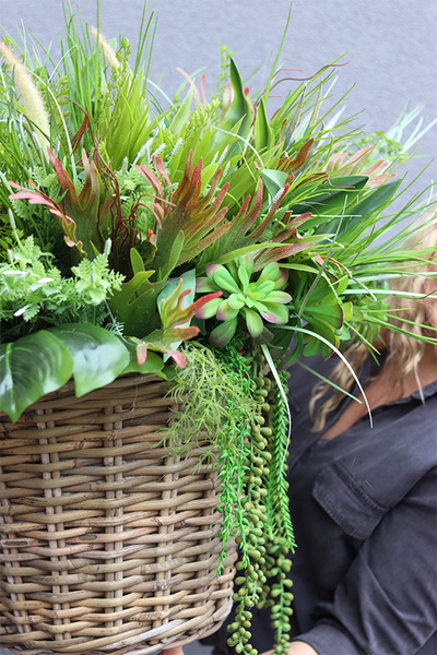 Retresta Basket, kompozycja z ziołami w koszu