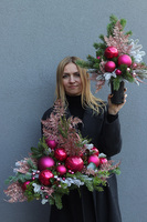 Magenta Xmas, świąteczny bukiet nagrobny we wkładzie	