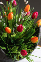 Tulippe Volcan, kompozycja nagrobna w misie