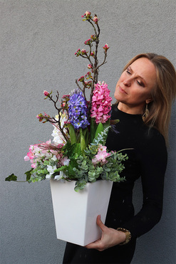 Hiacniti, wiosenna kompozycja z hiacyntami, wys.80cm