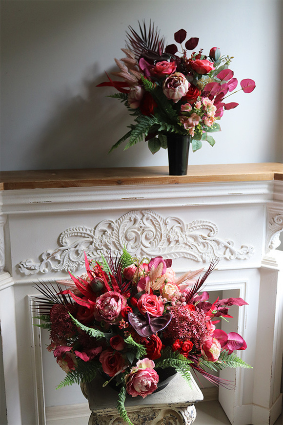 Czerwona Poezja, bukiet nagrobny we wkładzie