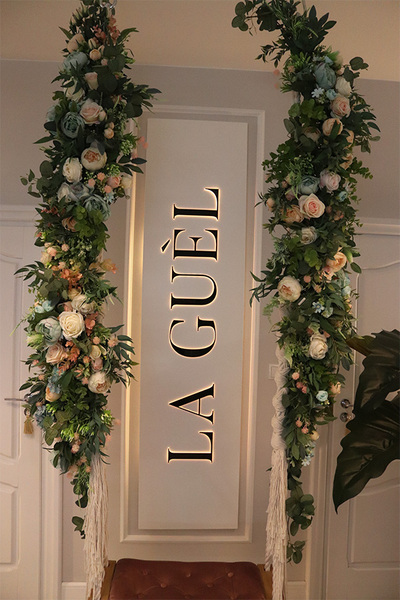 La Guel Blue, elegancka girlanda kwiatowa