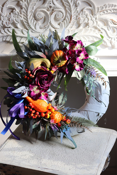 Sad Jesienią, jesienny wianek z dyniami