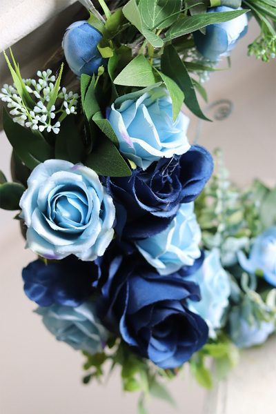 Blue Roses, asymetryczny granatowy wianek