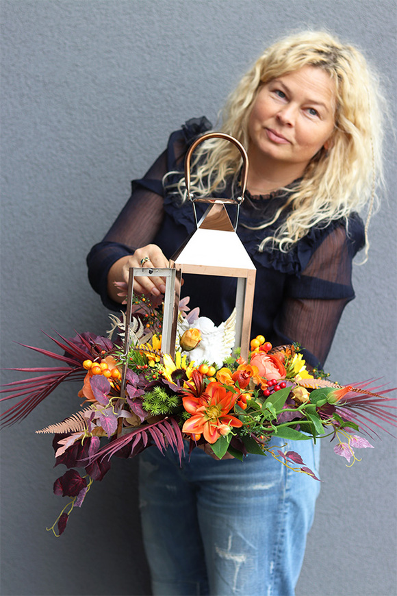 Angelo Garden Autumn 2, lampion nagrobny z kwiatami