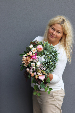 Bezire, wianek ozdobny z asymetryczną dekoracją, śr.28cm