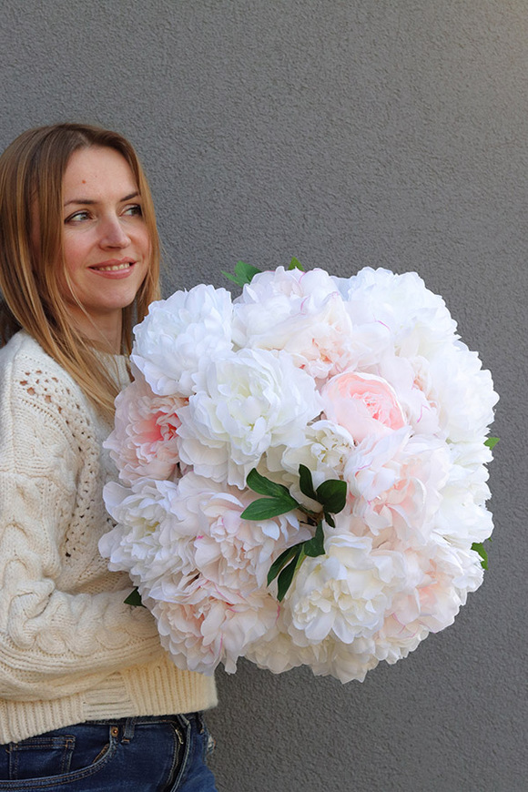 Peonie Ratina, flowerbox kwadratowy