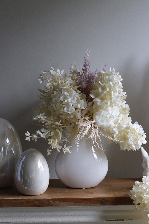 Boho Cream, kompozycja kwiatowa w wazonie