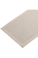 Alissa Flora, bieżnik ze złotą nicią