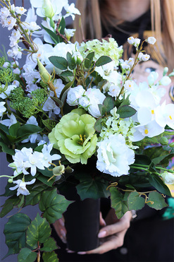 Biała Klemensa, bukiet nagrobny we wkładzie, dł.55cm