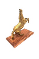 Złoty Rumak, elegancka figurka konia