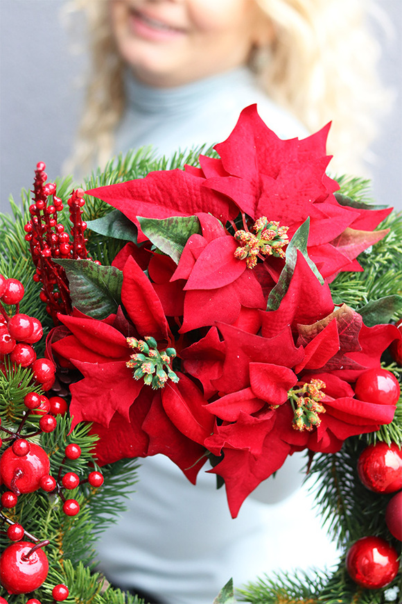 Czerwień wśród Nas, wianek ozdobny / stroik dekoracyjny, śr.48cm