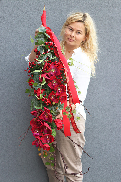 Red Orchids, bukiet nagrobny z czerwonymi kwiatami, dł.94cm