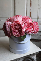 flowerbox z różowymi peoniami, Delia, wys.26cm 