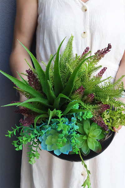 Suculenta Black, kompozycja sukulenty w okrągłej donicy