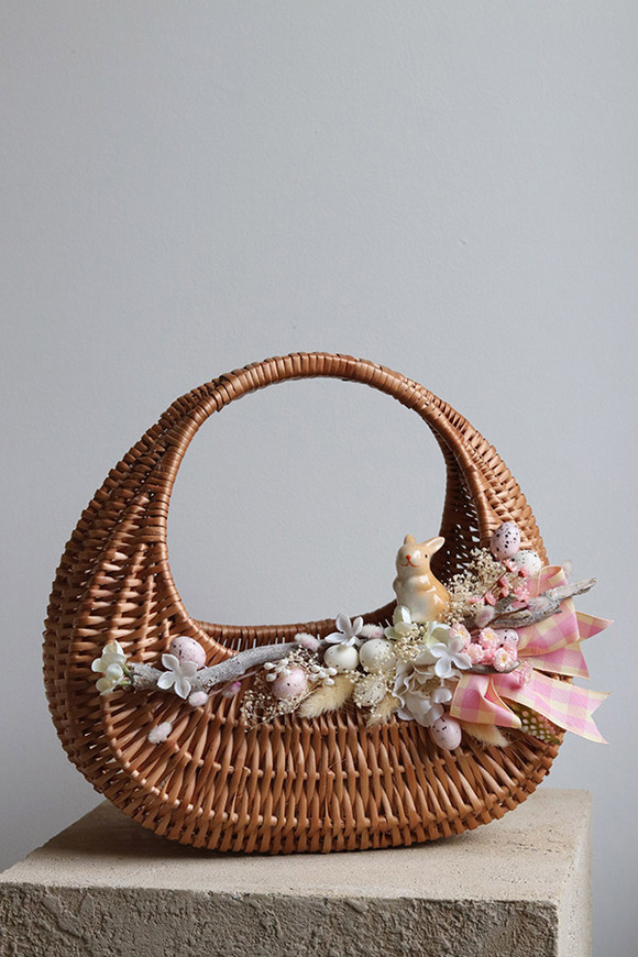 Bienne, dekorowany koszyczek wielkanocny